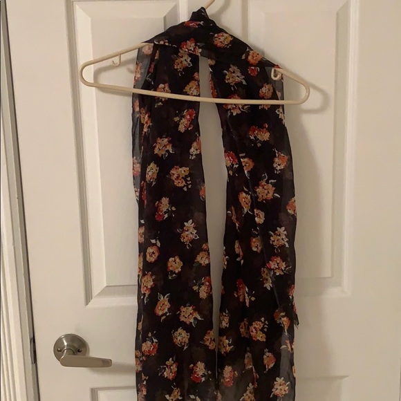 Scarf from American Eagle - Picture 1 of 3